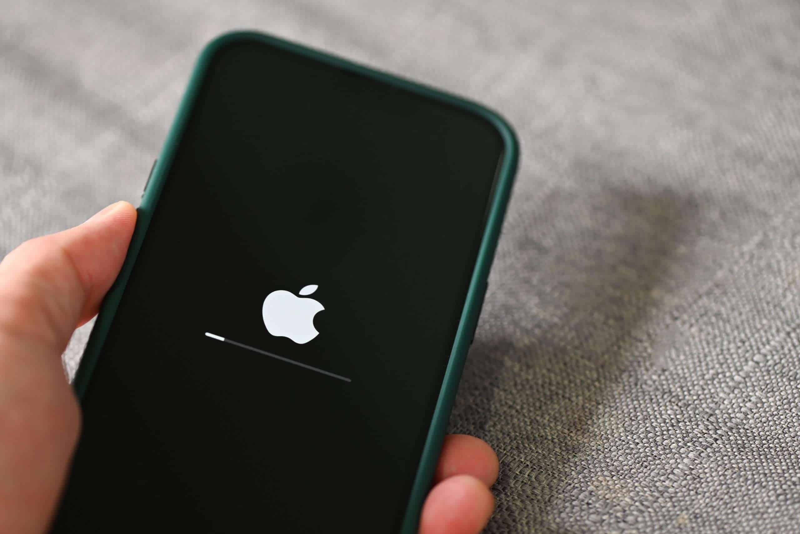 点滅するAppleロゴを修正する方法：iPhoneおよびiPad Bootループの問題