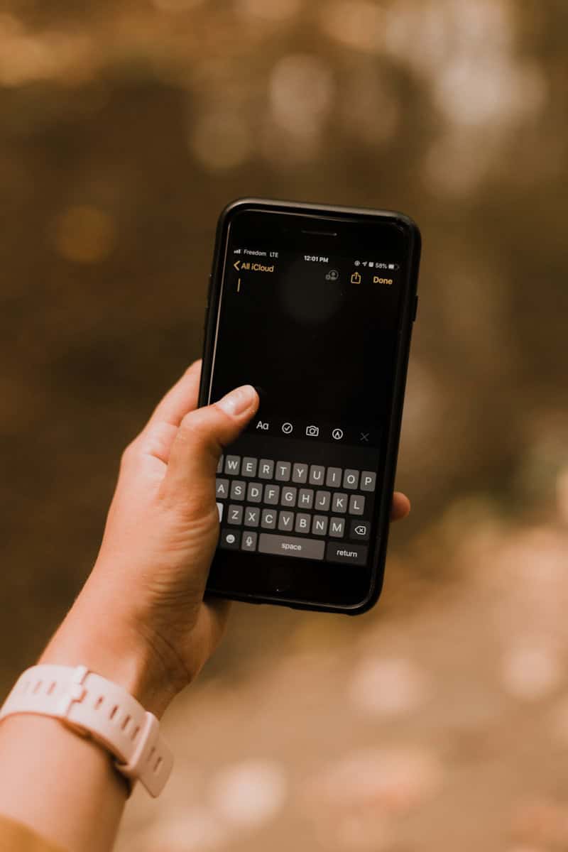 iPhoneでキーボードを大きくする方法