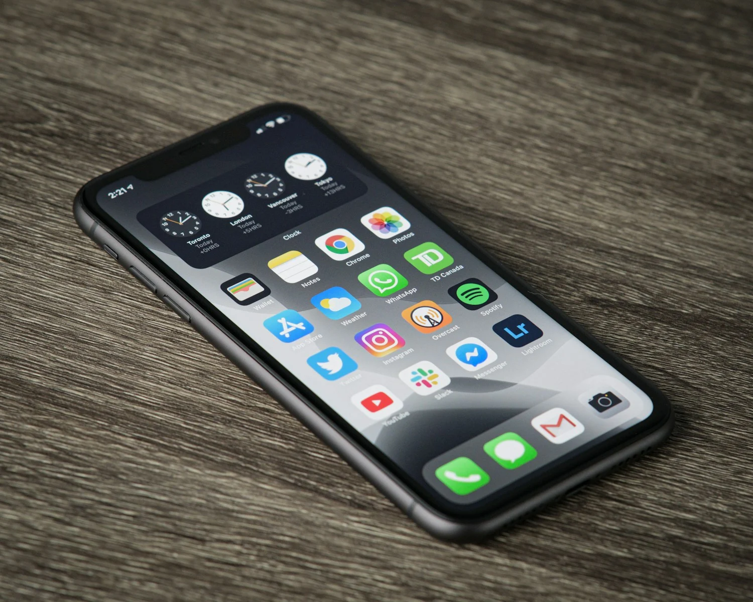 iPhone でのローカル ネットワーク アクセス